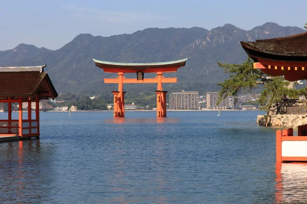 Torii at high tide — Stock Photo, Image
