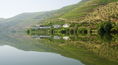 Hotel douro Nehri üzerinde