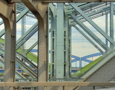 endüstriyel yaş çelik köprü