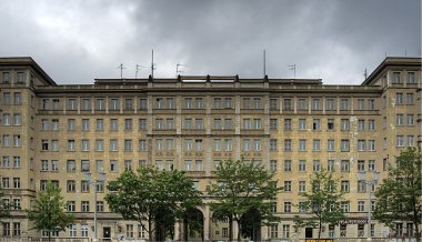 Berlin frankfurter tor, builidng