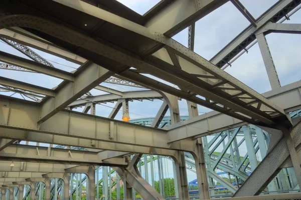 Endüstriyel yaş çelik köprü — Stok fotoğraf