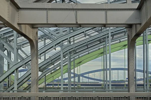 Stahlbrücke im Industriezeitalter — Stockfoto
