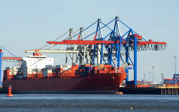 Freighter at Hamburg Harbor — Stock Photo, Image
