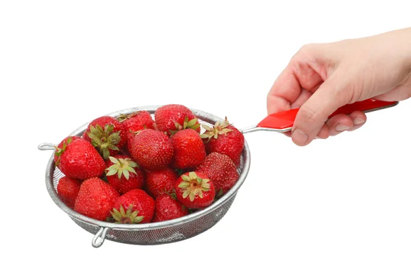 Erdbeeren im Sieb — Stockfoto