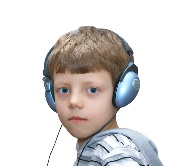 Σοβαρό παιδί με ακουστικά που απομονώνονται σε λευκό — Φωτογραφία Αρχείου