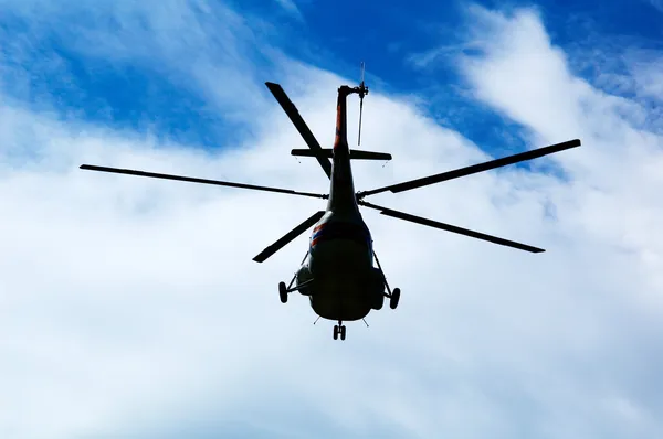 Helicóptero, céu e nuvens — Fotografia de Stock