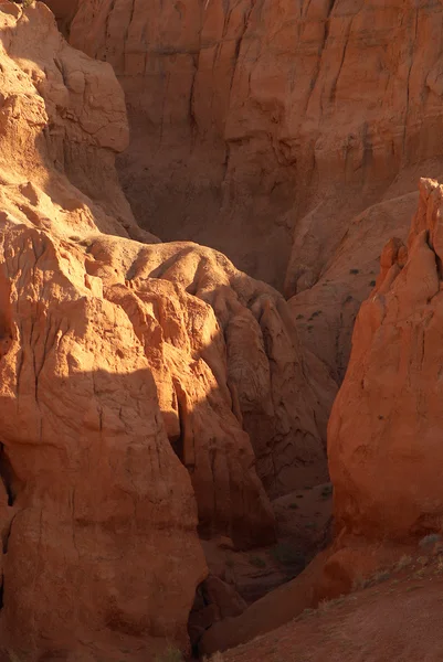 Трещина в стене каньона — стоковое фото