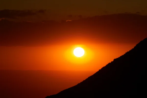 Puesta de sol y montaña — Foto de Stock