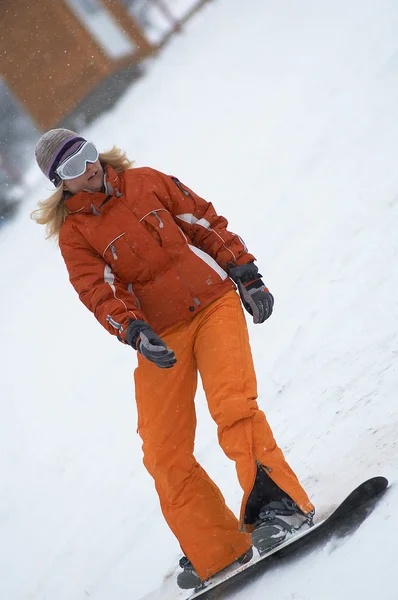 单板滑雪的女孩 — 图库照片
