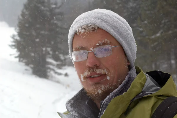 Schneesturm Mann Porträt — Stockfoto