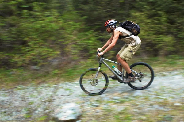 Snelheid beweging mountainbiker — Stockfoto