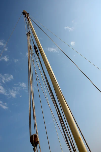 Houten mast — Stockfoto