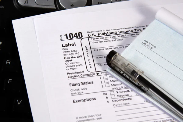 Preparando Impostos - Verificação e Formulários — Fotografia de Stock