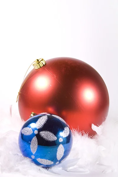 Weihnachtsschmuck mit weißem Raum — Stockfoto