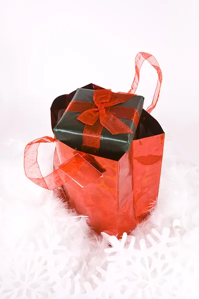 Tasche mit Geschenk — Stockfoto