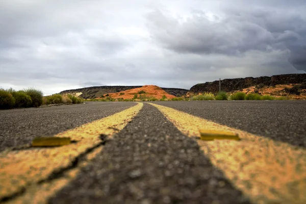Close up on a road in Snow Canyon — Stock Photo, Image