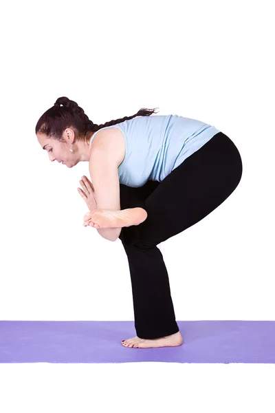 Donna in posizione yoga — Foto Stock