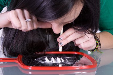 Teen uyuşturucu bağımlılığı sorunu - kokain