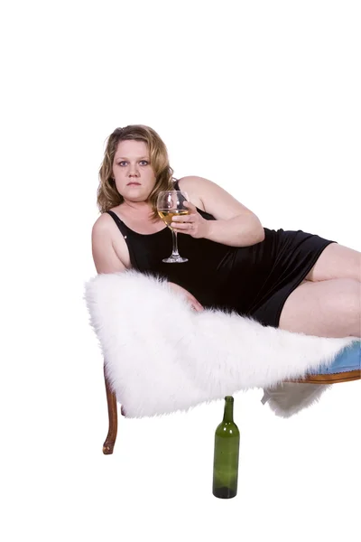Mooie vrouw drinken van wijn — Stockfoto