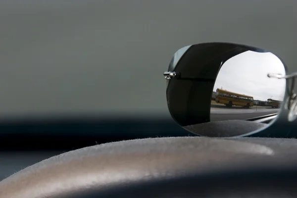 Solbriller på dekk – stockfoto