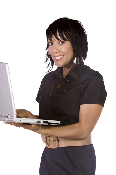 Mujer de negocios asiática sosteniendo un ordenador portátil — Foto de Stock