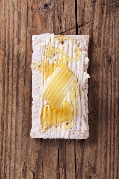 Crispbread and honey — Stock Photo, Image