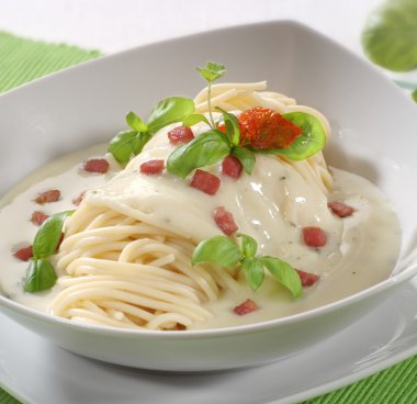 Spaghetti alla carbonara clipart