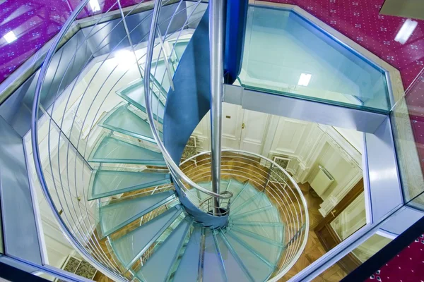 Moderní točité schodiště — Stock fotografie