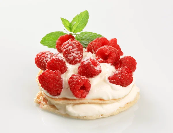 Pancakes with quark and raspberries — Stock Photo, Image