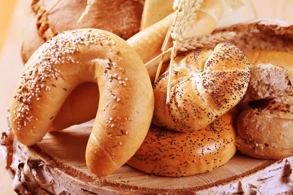 Varietà di pane fresco — Foto Stock