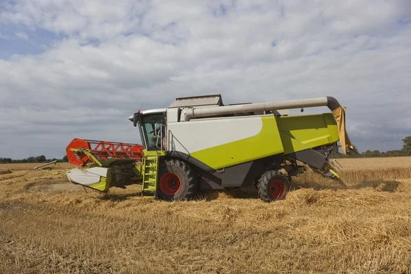 Combine harvester in action — Stock Photo, Image
