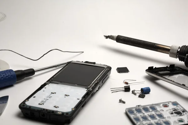 The tool disassembled phone_2 — Stock Photo, Image