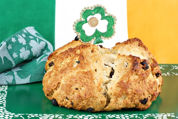 Irist ψωμί σόδας στην ιρλανδική ρύθμιση — Φωτογραφία Αρχείου