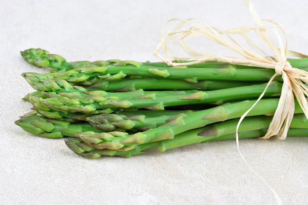 Fresh organic asparagus — Stock Photo, Image