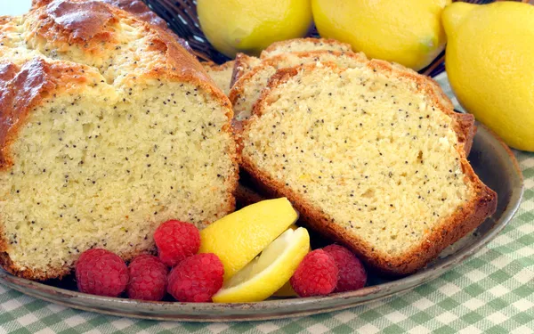 Zitronenmohn-Pfund-Kuchen — Stockfoto