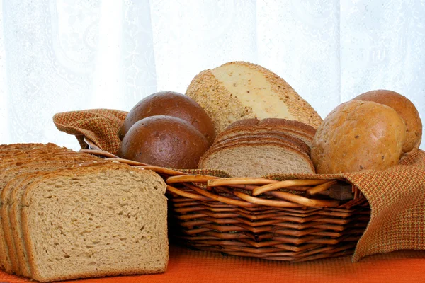 Assorted healthy whole grain breads — Stock Photo, Image