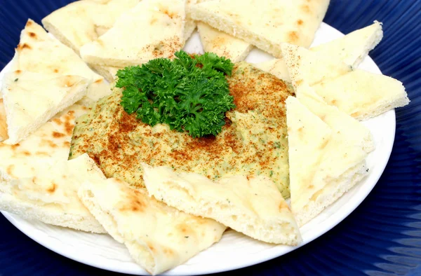 Hummus és lapos kenyér előétel — Stock Fotó