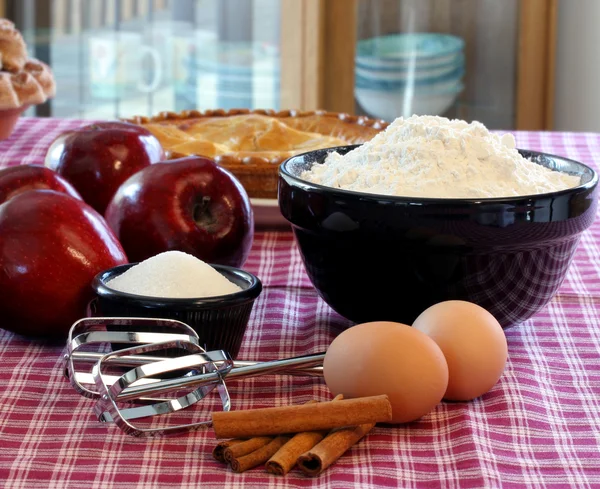 Äppelpaj bakning — Stockfoto