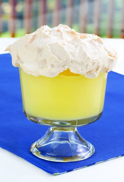 Zitronenbaiser-Pudding — Stockfoto