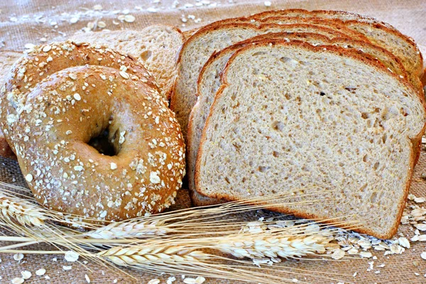 Sağlıklı yulaf simit ve ekmekler — Stok fotoğraf