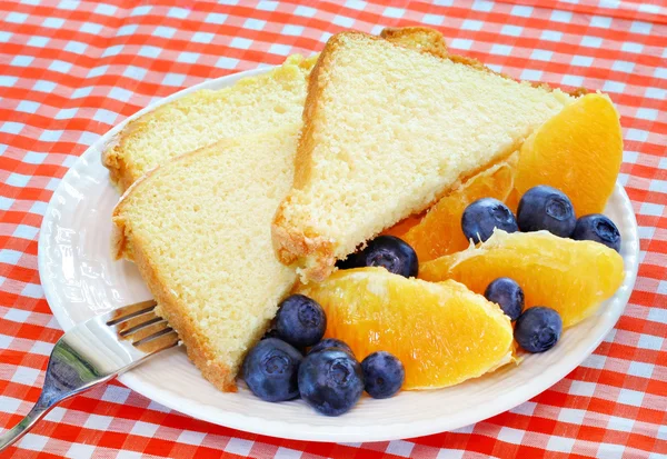 Funt ciasta i owoce — Zdjęcie stockowe