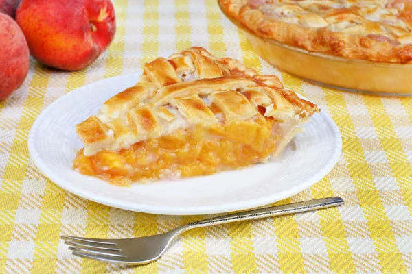 Fresh peach pie — Stock Photo, Image