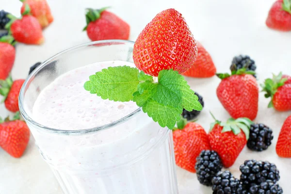 Berry smoothie or milkshake top view. — Stock Photo, Image