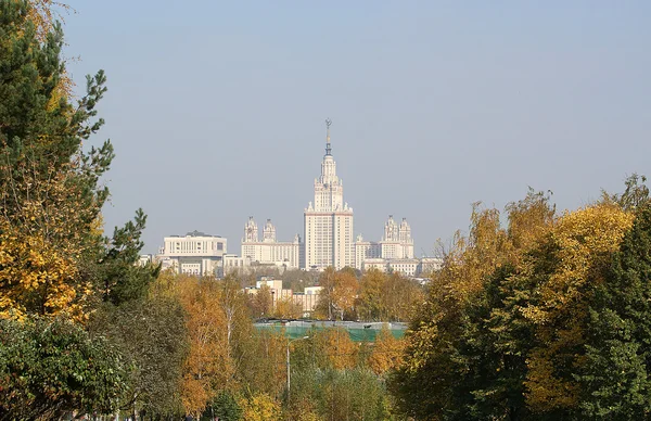Edificio M. V. Lomonosov Moscow State Un — Foto Stock