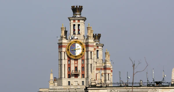 Moskwa, detal budynku głównego — Zdjęcie stockowe
