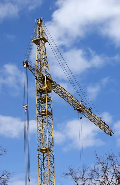 Elevating construction crane — Stock Photo, Image
