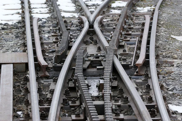 Un ingranaggio ferroviario, penne e rotaie ferroviario, rack-and-pignone ferroviario — Foto Stock