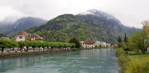 Швейцария, Интерлакен. view of a small river — стоковое фото