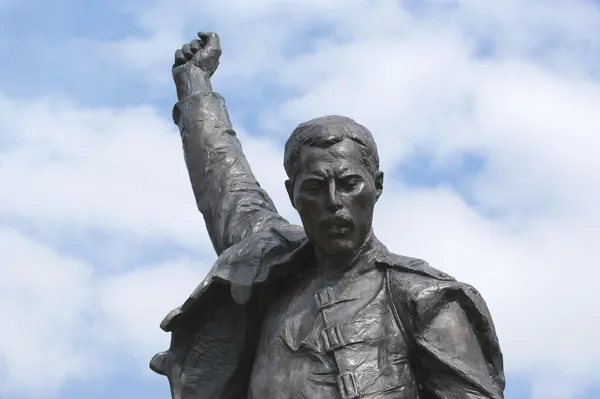 Freddie mercury, anıtın bir parçası