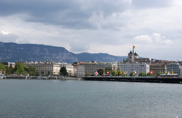 İsviçre, Cenevre, Cenevre Gölü manzarasına ve şehir — Stok fotoğraf